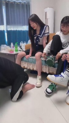 【精神小妹】推荐!5素人S群虐班主任/强制喝圣水吃脏东西 bf8248-HD绳艺资源网