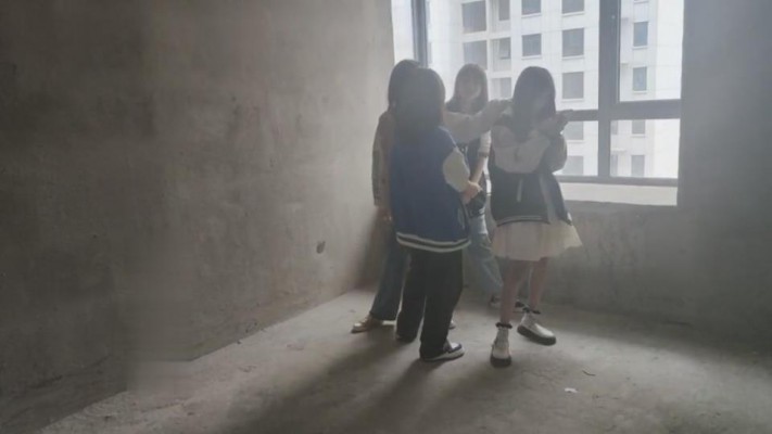 【最抗揍M】精彩！4素人小姐姐欺负狗 bf8556-HD绳艺资源网