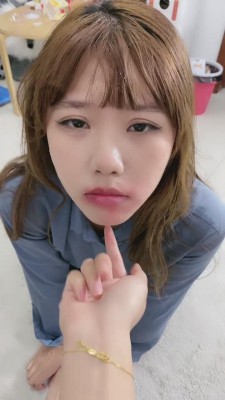【美离子】超美女M系列四-超近距离口水/舔脚羞辱 bf8843 套路资料库 第7张
