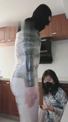 【上海糖糖老师】保鲜膜裹起来虐 bf90251-HD绳艺资源网