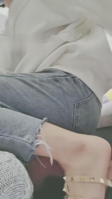 【小拽主人】发现表弟偷闻我的鞋子 bf4949-HD绳艺资源网