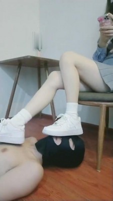 【晨希】小白鞋棉袜玩弄18岁小贱狗 bf5702-HD绳艺资源网
