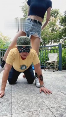 【暴力美学】御姐小白鞋棉袜户外揪耳光 bf1054 套路资料库 第4张