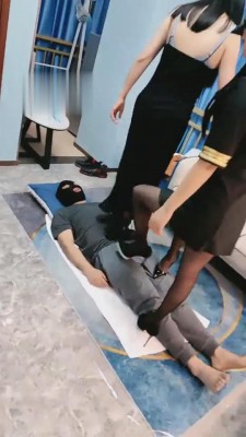 【采淇S】3S-带素人美女入圈-重度踩踏 bf2752 套路资料库 第4张