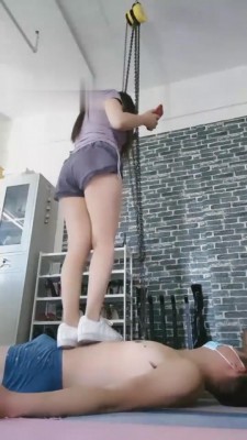 【咩祖】运动鞋原味棉袜踩踏 G-210802-35 套路资料库 第5张
