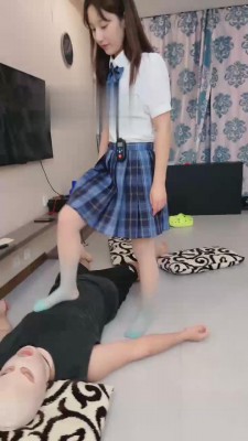 【二宝】带JK妹妹调-电击/踩踏/拖鞋狂抽耳光/深喉 bf15978 套路资料库 第8张