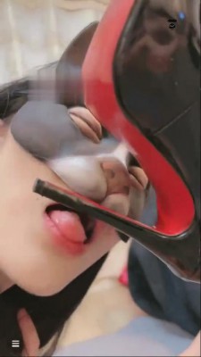 【时安】带闺蜜看发骚可爱母狗 bf16399 套路资料库 第8张