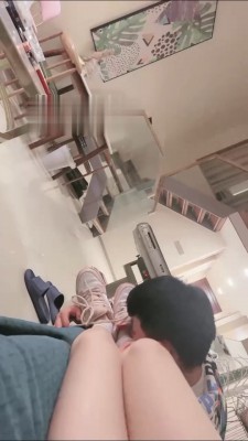 【强抚】男友闻原味臭袜臭脚 bf16585-HD绳艺资源网