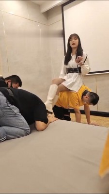 【万灵】洗浴中心多女王群调群虐 bf16681-HD绳艺资源网