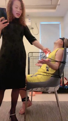 【安静大大】母女两圈养私奴【双视角版】 bf20683 套路资料库 第4张