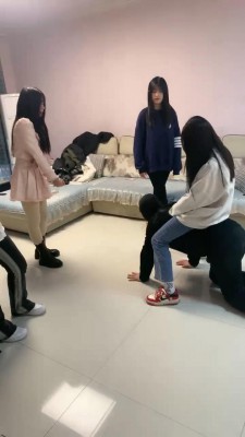 【精神小妹】耳光鞋底抽打/全体重踩踏 bf23839-HD绳艺资源网