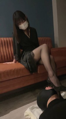 【馨馨S】黑丝高跟诱惑/圣水灌 bf24351-HD绳艺资源网