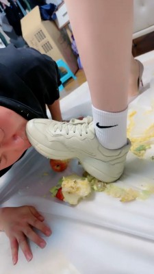 【艾琳】双S御姐呕吐物踩踏食物喂食/jio深喉【三视角版+完整版】bf25458-HD绳艺资源网