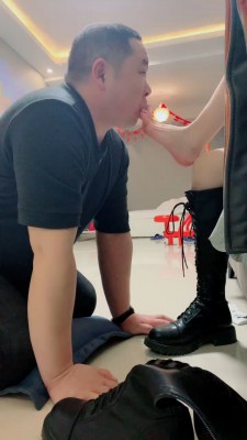 【精神小妹】迷恋裸足的班主任 bf25843-HD绳艺资源网