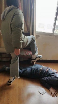 【最抗揍M】双S学生精神小妹暴力调-踢踹/运动鞋踩/骑马转胯 bf26124 套路资料库 第8张