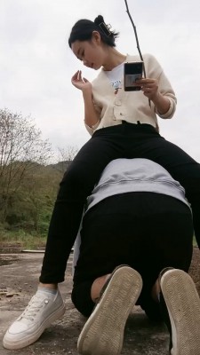 【小小小魔女】户外骑马-树枝抽-棉袜捂脸-舔鞋踩踏 bf26044-HD绳艺资源网