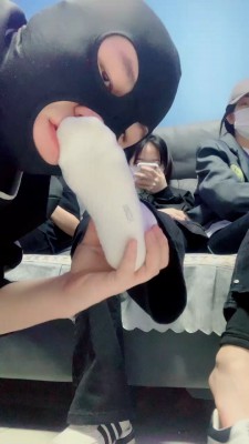 【精神小妹】6S素人学生主-原味白袜裸足气味羞辱/狂舔 bf26042 套路资料库 第5张