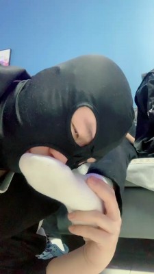 【精神小妹】6S素人学生主-原味白袜裸足气味羞辱/狂舔 bf26042 套路资料库 第7张
