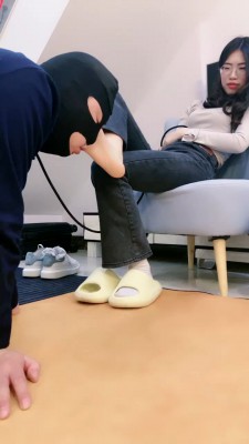 【嘉妮S】夜跑后原味白袜鞋袜辱狗 bf25923 套路资料库 第8张