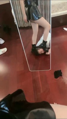 【桃幼幼】圈养废物狗-长靴踩踏/圣水淋浴/黑丝脚深喉  bf25978-HD绳艺资源网