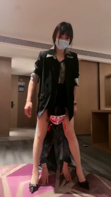 【丹祖宗】下贱母女下跪做狗/舔脚吃丝袜 bf25935 套路资料库 第3张