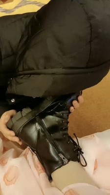 套路直播视频【宝宝S】开发闺蜜做狗-舔脏鞋/闻舔白袜 bf26161-HD绳艺资源网