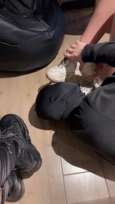 套路直播视频【可爱S】双S-靴子+运动鞋/棉袜脚捂狗脸 bf26415 套路资料库 第4张
