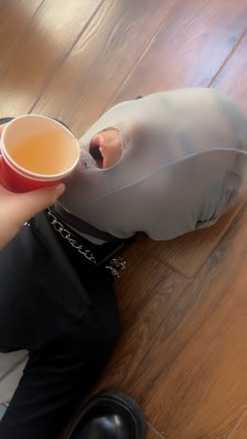 套路直播视频【暴躁小溪】骑马人肉坐垫/喝圣水/鞋踩喂食 bf26215 套路资料库 第8张