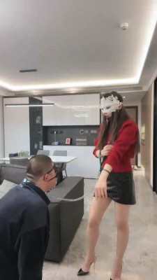 套路直播视频【妆主大大】狗链牵老狗/耳光抽/裸足深喉狂舔/骑马遛狗 bf26383-HD绳艺资源网