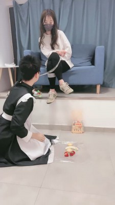 套路直播视频【晚晚】运动鞋踩踏喂食/喝洗脚水 bf26378-HD绳艺资源网