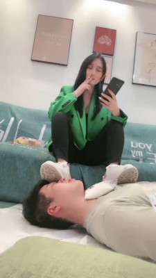 套路直播视频【思诺】第一次玩深喉变被踹打/吃船袜 bf26763 套路资料库 第3张