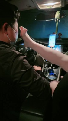【馨妍】开发滴滴司机车内舔脚 bf26643-HD绳艺资源网