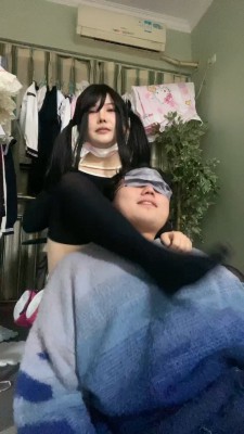 【绿子S】萝莉主美腿诱惑狗奴 bf26476 套路资料库 第2张