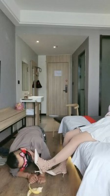 【露可】反差素人调-踩踏喂食/转胯深喉/喂口水 bf26945-HD绳艺资源网