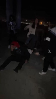 【精神小妹】户外超重度-深夜被4S精神小妹爆踹 bf27333-HD绳艺资源网