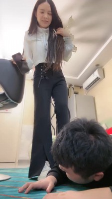 【素人星探】素人原味黑棉袜踩狗子 bf27168-HD绳艺资源网