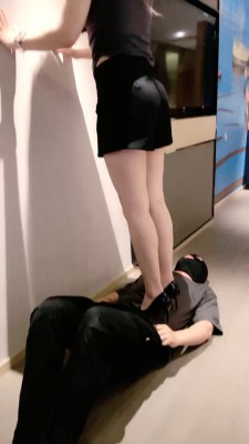 【上海赵丽颖】亲母女群调-鞭打舔臭脚/吃口水喝圣水 bf27607-HD绳艺资源网
