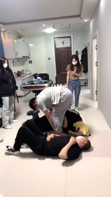 【精神小妹】群调-素人学生主的人体蹦床 bf27846-HD绳艺资源网
