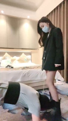 【川野尤娜】马奴骑马转胯/短靴踩黑丝捂脸闻 bf28059-HD绳艺资源网