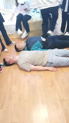【爆爆】推荐-8素人学生主-耳光抽/踩踏/原味棉袜脚捂脸 bf28312 套路资料库 第4张
