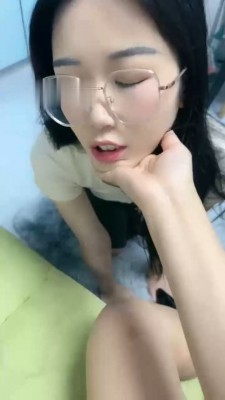 【橙宝】双母畜奴下奴-你们的女神我的狗/裸足白袜脏鞋狂舔 网友原创 第2张