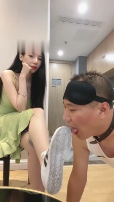 【陈甜女帝】骑马骑脖转胯/重度提档/闻舔原味鞋袜jio【续集】 B2293-HD绳艺资源网