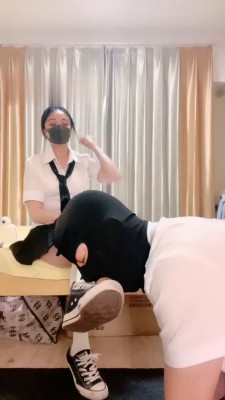 【小妮】气味羞辱-帆布鞋过膝白袜-HD绳艺资源网