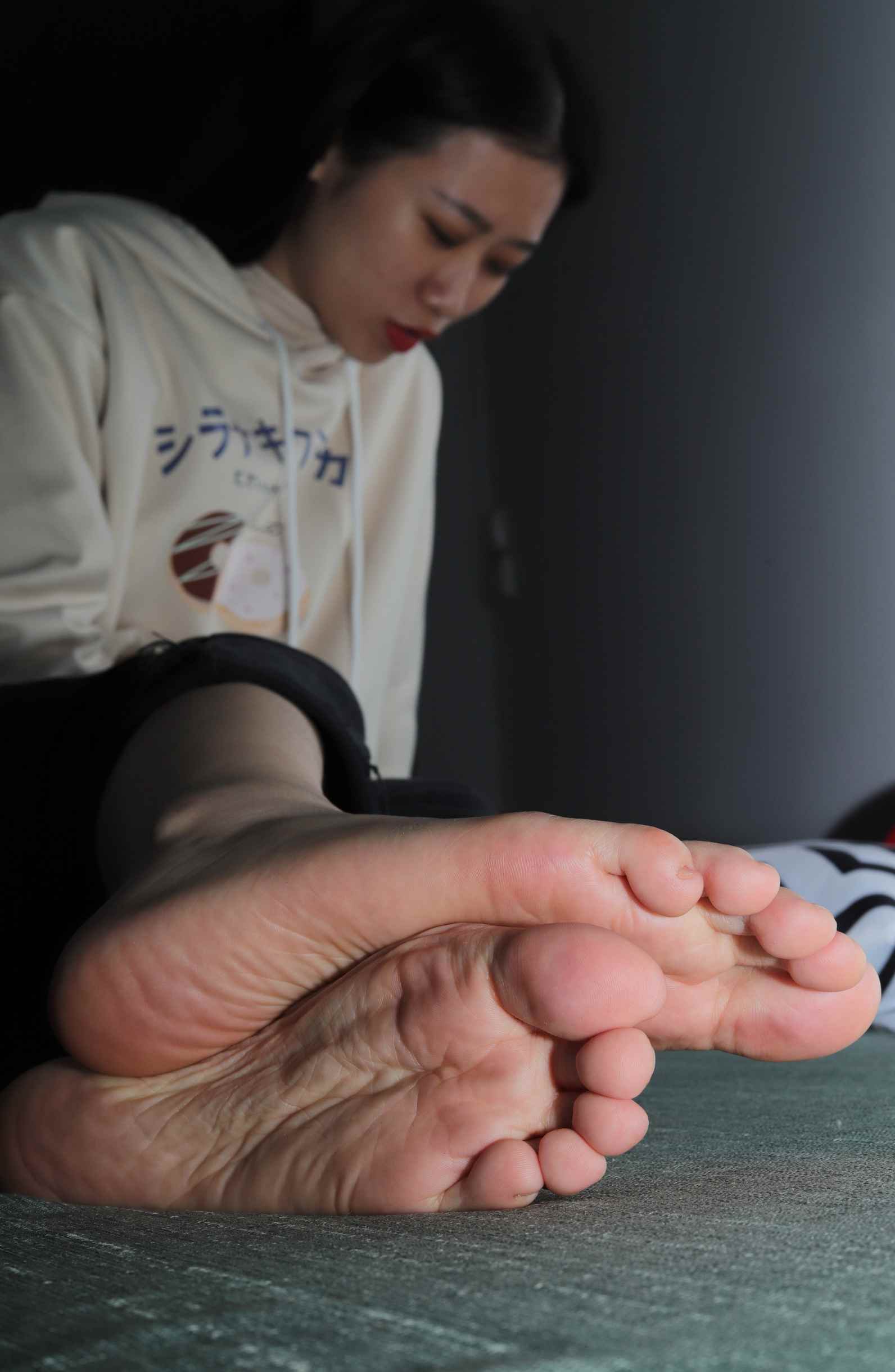 [Pary学生模拍]015 极品美女小芳第一季超近距离拍摄脚底-HD绳艺资源网