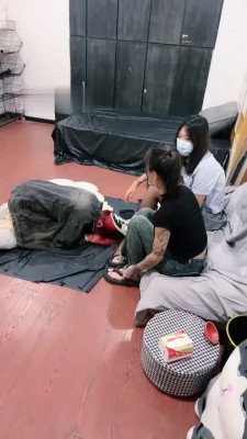 【女仆店S】3素人主VS母畜-强制舔/转胯耳光虐打-HD绳艺资源网