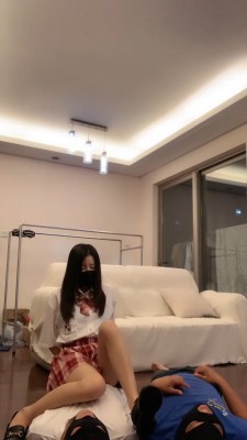【宝爷】JK学院风-踩踏/圣水/恋足舔-HD绳艺资源网