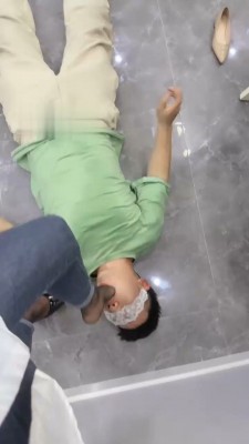 【辣姐】黑丝高跟恋足调/磕头伺候-HD绳艺资源网