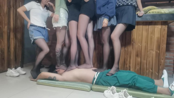 黑丝6人群踏肉坦【精品】-HD绳艺资源网