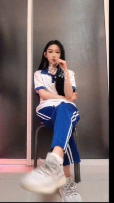 【LAPAPA】初柒绝美学生S不良学生妹校服pov语言羞辱 套路资料库 第5张