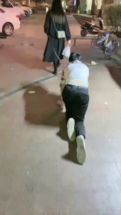 诺曦S热搜户外遛狗引围观当着群众语言羞辱辱骂史上最刺激 网友原创 第8张